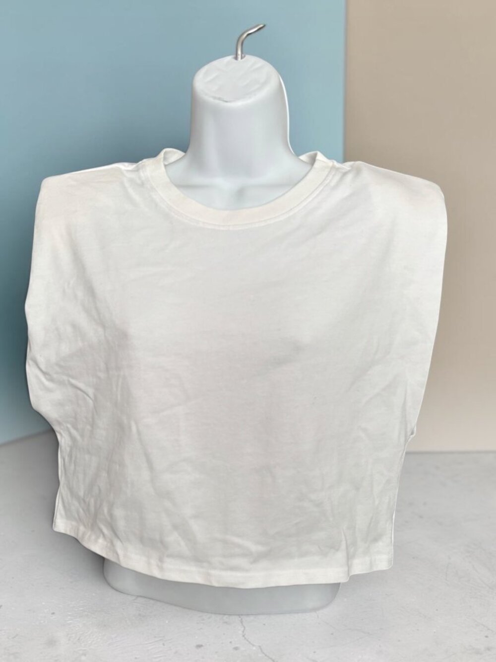 Forever 21 Womens White Sleeveless Crop Top Lightweight Cotton Size S padded sho